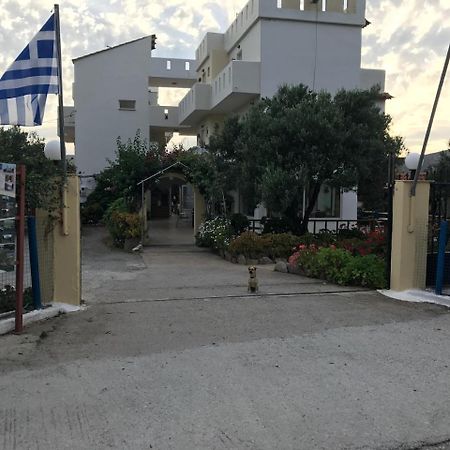 Tholos Rooms Kavoúsion Екстериор снимка