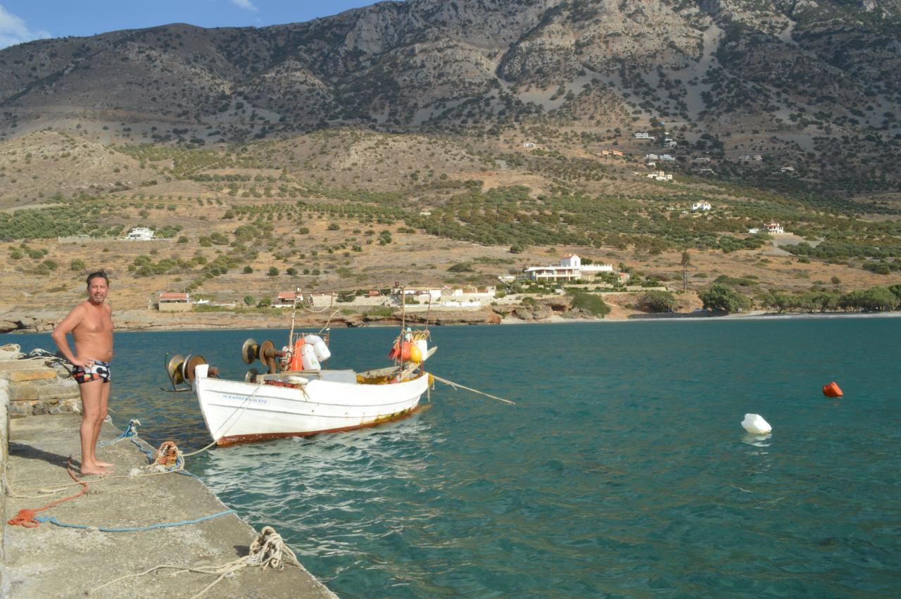 Tholos Rooms Kavoúsion Екстериор снимка