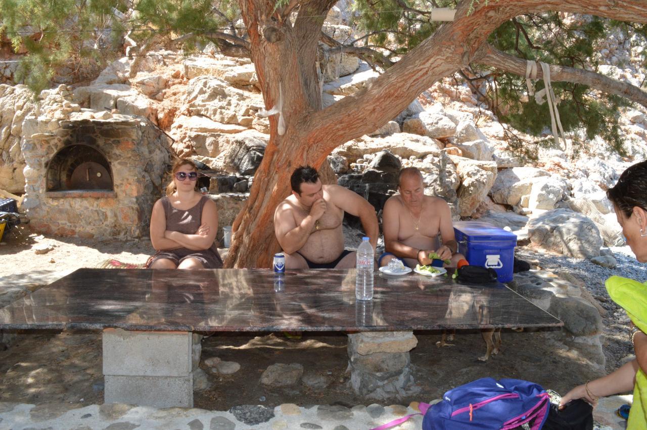 Tholos Rooms Kavoúsion Екстериор снимка