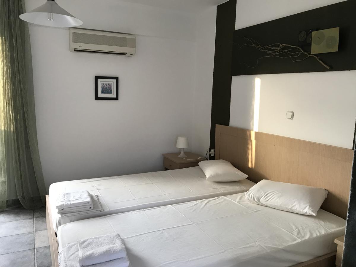 Tholos Rooms Kavoúsion Екстериор снимка