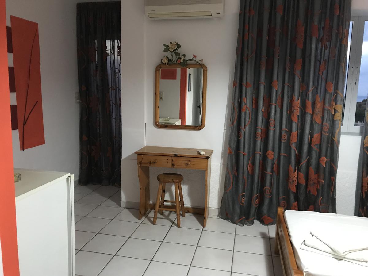 Tholos Rooms Kavoúsion Екстериор снимка