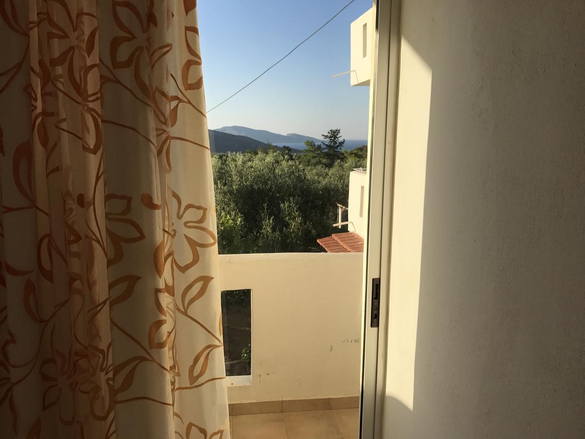 Tholos Rooms Kavoúsion Екстериор снимка